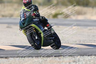 media/Dec-01-2025-Moto Forza (Mon) [[2daa91e15f]]/3-Beginner Group/Session 3 (Turn 3)/
